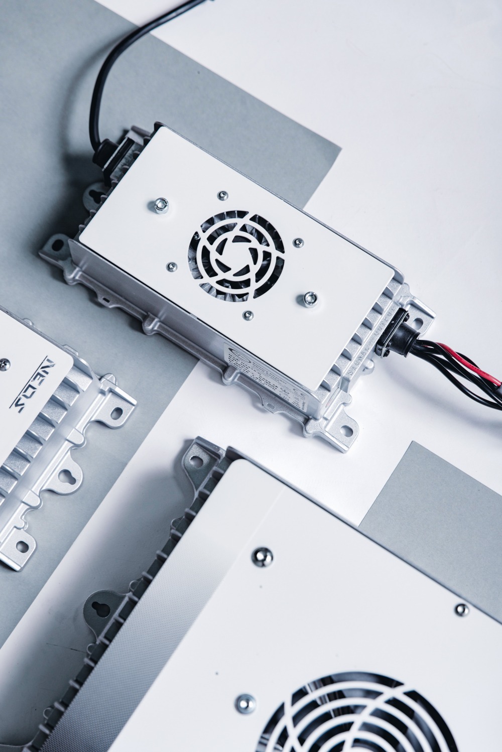 Yeni Nesil Enerji Çözümü: NEOS Serisi Switch Mode Şarj Cihazları